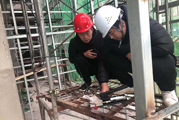 ��ѧê˨����������