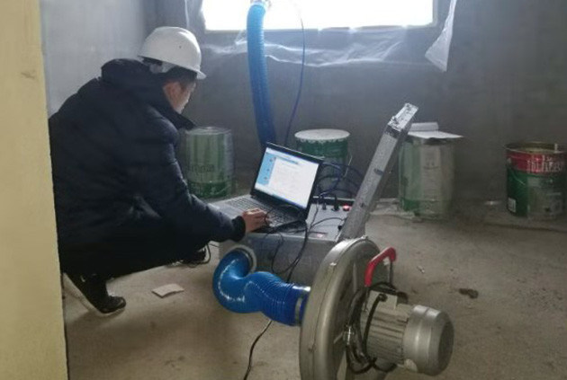 �Ŵ�����������